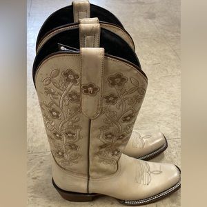Brand new cream J.B. Dillon Reserve boots